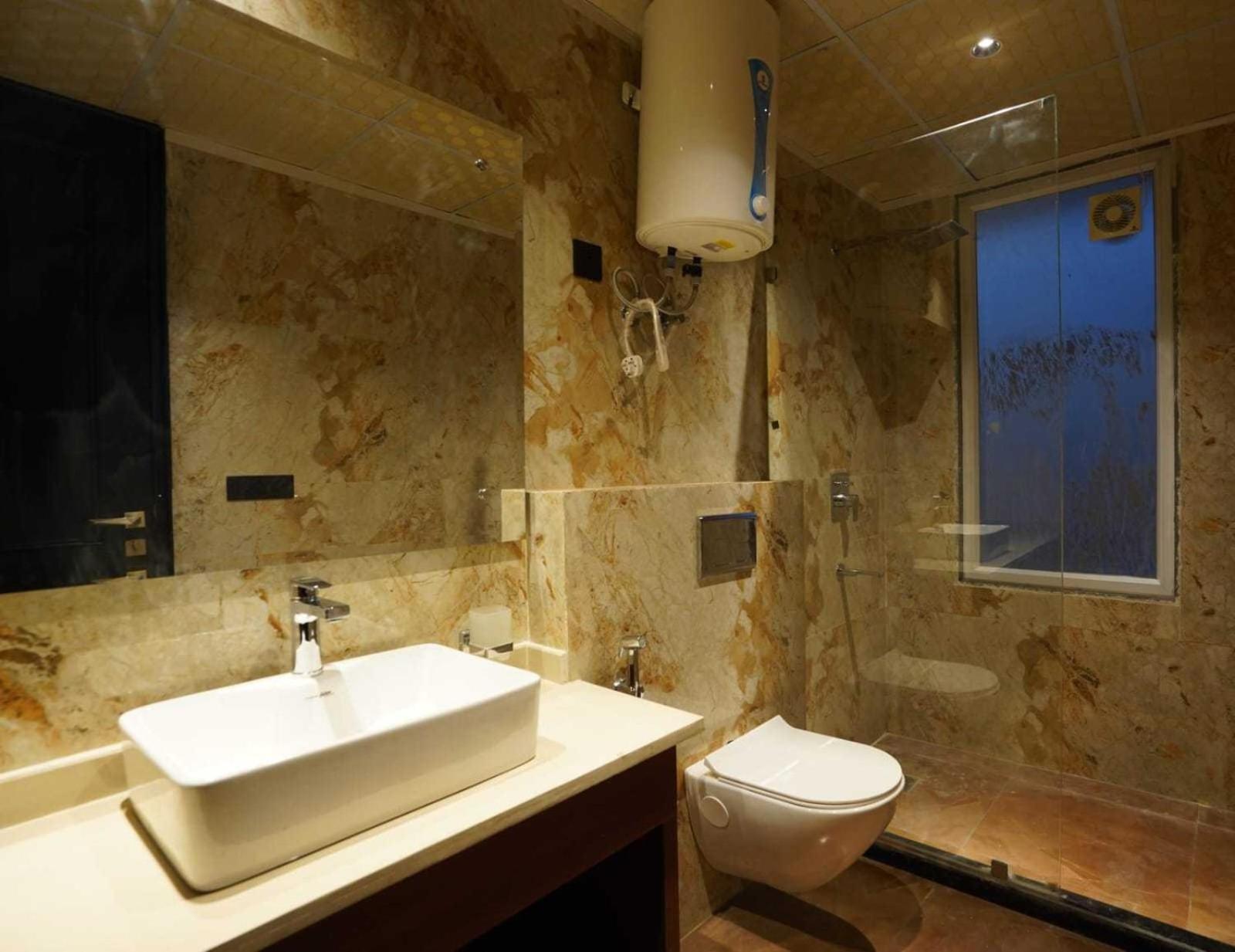King Delhi Airport Hotel